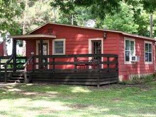 Spacious 10-Person Cabin Rental on Lake Dunlap near Austin, Texas - 0