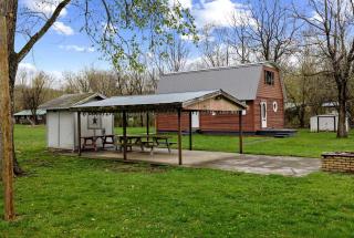 Serene Riverfront Cabin Haven near South Branch Potomac River in West Virginia - 1