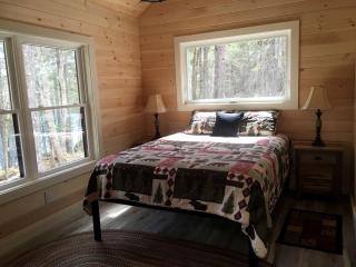 Secluded, Dog-Friendly Lakefront Cabin on Pristine Lake, Maine, for Wonderfully Romantic Getaways to Nature - 7