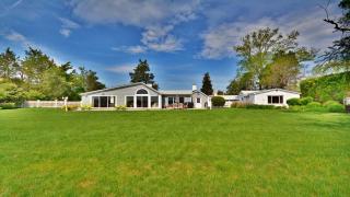 Exquisite Waterfront Vacation Rental with a Private Dock, a Pool, and a Hot Tub in the Hamptons, New York - 5