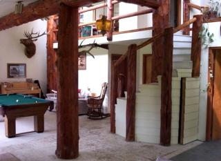 Riverside Cabin with Rare Claw-Foot Bathtub, Montana - 5