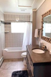 Spacious Cabin Lodge Perfect for Groups Getaways in Colorado - 4