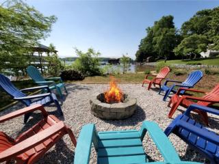 Breathtaking Cottage with Fire Pit and Amazing Views in Mooresville, North Carolina - 4