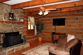 Rustic Log Cabin Rental with a Hot Tub near Asheville, North Carolina - 9