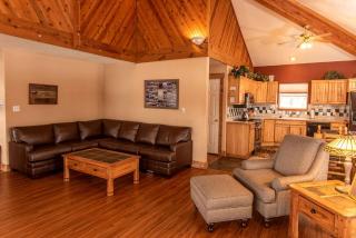 Woodland Camping Cabin for Biking near Arkansas Hills Trail in Colorado - 3