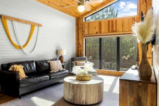 Amazing Secluded Cabin Perfect for Couples in Broken Bow, Oklahoma - 3