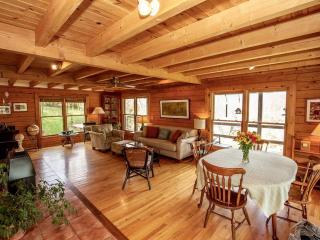 Luxury Log Cabin with 18 Acres of Countryside and Swimming Pond near Athens, Ohio - 8