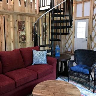 Sunny Yurt Rental with a Beautiful Interior on the New River in Virginia - 3