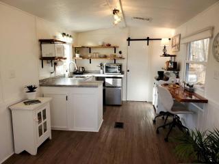 Cozy Bungalow Rental Perfect for Glamping in Michigan - 8