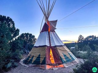 Amazing Glamping Village Ideal for Groups or Big Family Getaways in Utah - 1
