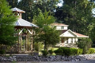 Expansive Vacation Lodge Rental for 60 Guests in Covington, Louisiana - 2