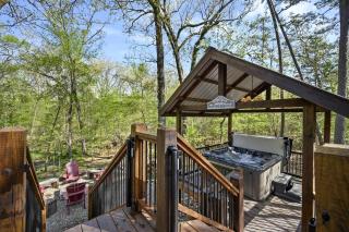 Creekside Cabin Perfect for Family Getaways in Broken Bow, Oklahoma - 7