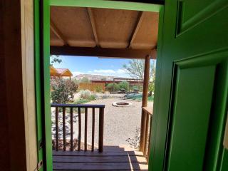 Cozy Cabin in Escalante, Utah - Amazing Glamping Spot for Exploring Canyons and National Parks - 3