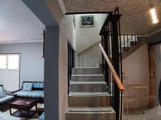 Luxury Meets Convenience Near City & Travel Links - 1