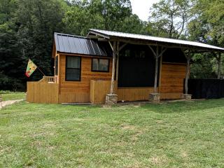 Glamping in North Carolina for Weekend Getaways near Asheville - 5