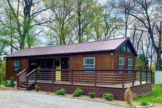 Entire Three Cabins Property Perfect for Big Groups in Marion, Illinois - 0