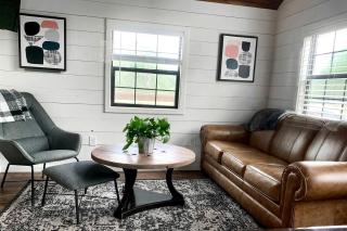 Entire Three Cabins Property Perfect for Big Groups in Marion, Illinois - 9
