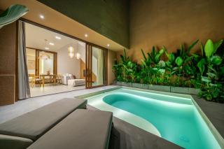 Central Canggu Gem - Chic 2BR Villa with Rooftop and Pool - Walk to Everything! - 4