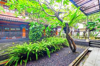 Townhouse Oak @lebak Bene Near Kuta Beach - 2