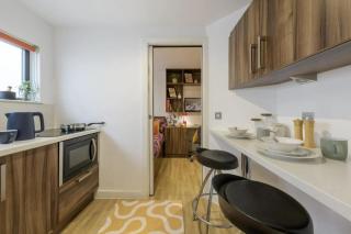 Discover King Square Studios for Your Perfect Retreat - 4