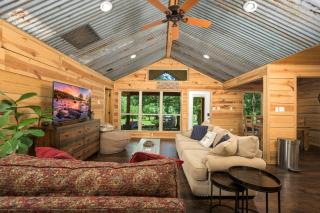 Impressive Cabin Surrounded by Trees in Nashoba, Oklahoma - 9