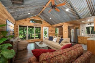 Impressive Cabin Surrounded by Trees in Nashoba, Oklahoma - 8