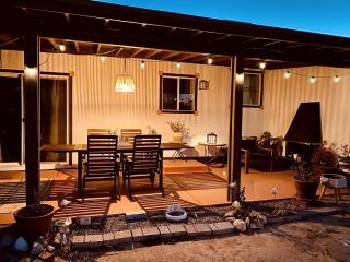 Beautiful Vacation Rental with Hot Tub Perfect for Glamping in Joshua Tree - 4