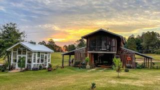 Cozy Barn Stay: A Perfect Retreat for Animal Lovers in Danville, Georgia - 0