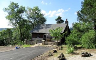 Cozy Cabin Rental near Table Rock Lake in the Ozark Mountains, Missouri - 4