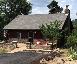 Cozy Cabin Rental near Table Rock Lake in the Ozark Mountains, Missouri - 3