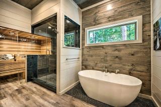 Luxury Broken Bow Cabin with a Sauna and a Hot Tub - 2