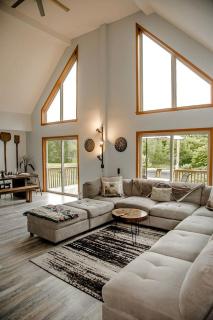 Incredible New York Cabin with a Spa and Movie Theater - 1