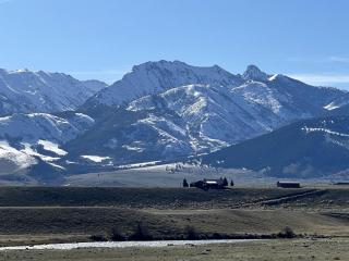 Rural Cabin Rental near Madison River in Ennis, Montana - 5