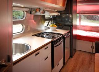Vintage Airstream Rental for a Unique Getaway in Texas Hill Country near Austin - 8