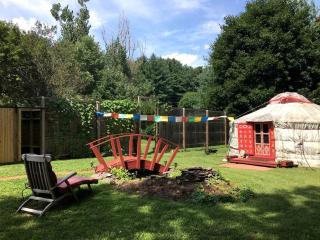 Authentic Mongolian Yurt for a Serene Healing Retreat in Saratoga Springs, New York - 1
