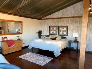 Glamping in Floresville at this Stunning Equine Ranch in South Texas - 8