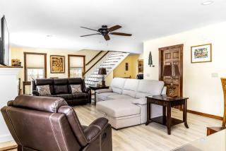 Gorgeous Cottage with Hot-tub and Games in Beaver Cove, Maine - 9
