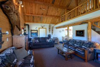 Adorable Montana Mountain Cabin with Scenic Views, Near Virginia City & Nevada City, MT - Ennis - 8