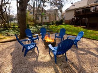 Fantastic Cottage with Fire Pit and Barbecue in Charlotte, North Carolina - 9
