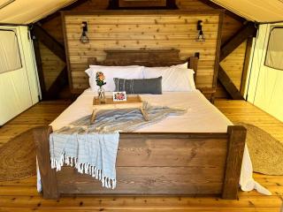 Reconnect with Nature at this Equipped Tented Cabin in Tekamah, Nebraska - 7