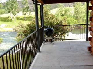 Spacious and Open Cabin Rental on Stillwater River near Billings, Montana - 2