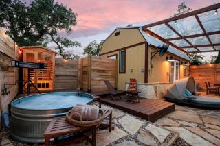 A+ Privacy | Romantic Lux | Sauna | Hot/Cold Pool in Texas - 0