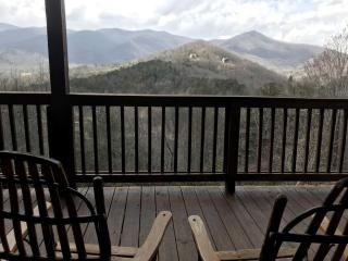 Private Cabin with Wi-Fi Nestled in the Mountains of Hiawassee, Georgia - 2