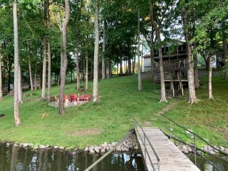 Waterfront Cabin with Private Dock, Jacuzzi and Deck in Kentucky - 0