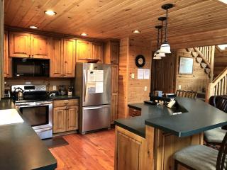 Rustic Family Cabin Nestled Among the Towering Trees in Idaho - Staley Springs - 8