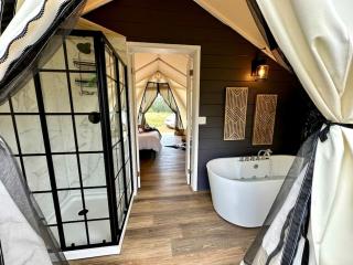 Gorgeous Safari Tent with Sauna Perfect for a Couple Retreat in Kentucky - 7