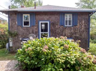 Charming 20th-Century Cape Cod Cottage Rental in Woods Hole, Massachusetts - 0