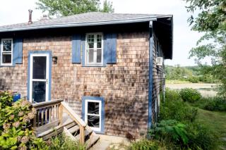 Charming 20th-Century Cape Cod Cottage Rental in Woods Hole, Massachusetts - 1