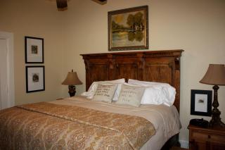 Peaceful Cottage on Farm in Idyllic Countryside near Fort Worth, Texas - 6