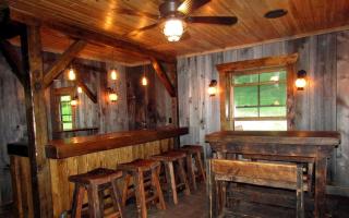 Spacious Log Cabin Rental with Hot Tub in Cranesville, West Virginia - 8
